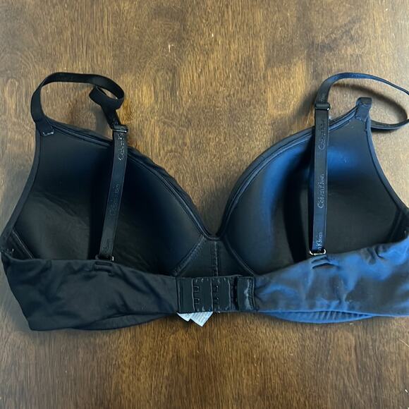Calvin Klein Black Microfiber Wirefree Bra 32C - Picture 2 of 4